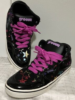 Groove High-Top Skate Sneakers with Stars Vintage Early 2000s